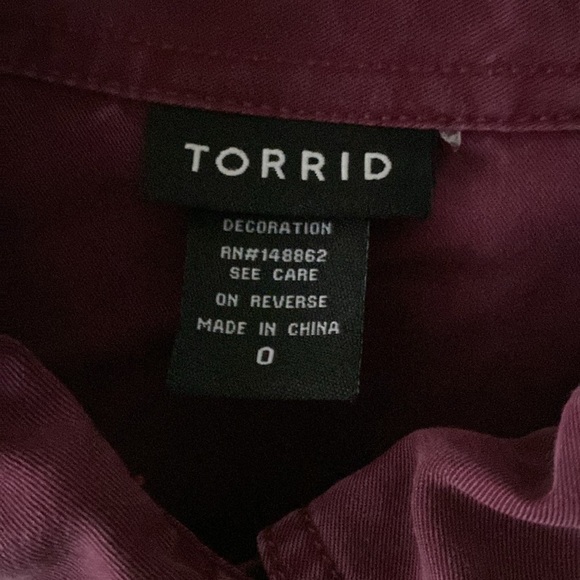 Torrid Button Down Top sz 0 - Picture 2 of 5